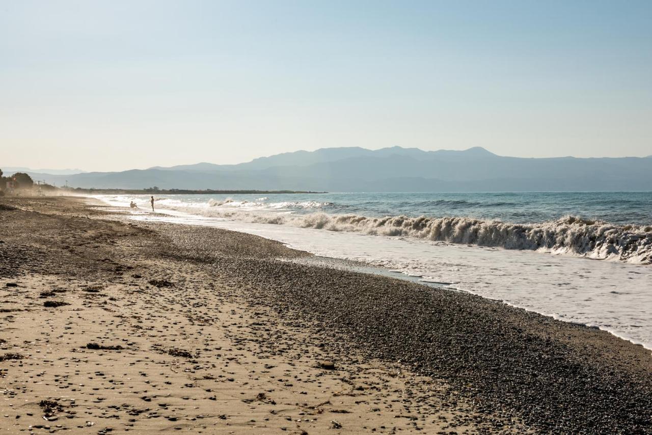Gt Beach Maleme Eksteriør billede